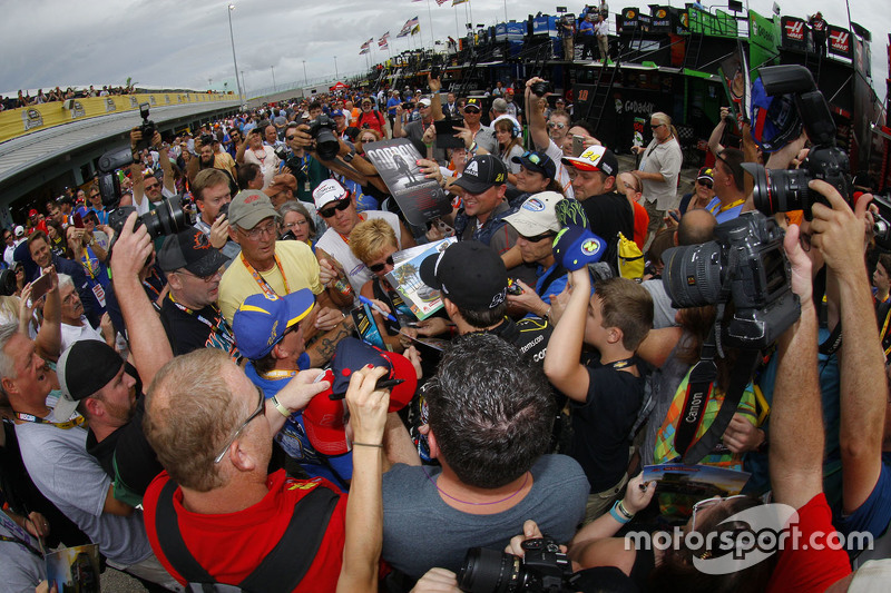 Kleines Suchbild: Wo ist Jeff Gordon?