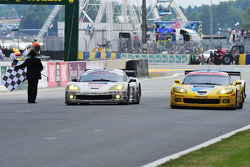 Luc Alphand Aventures车队73号克尔维特C6.R GT1:泽维尔·马森,扬·克莱尔,朱利安·鲁斯,克尔维特车队63号克尔维特C6.R GT1:安东尼奥·加西亚、约翰尼·欧康纳、扬·
