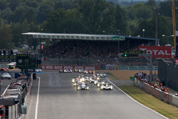 Start: #8 Team Peugeot Total Peugeot 908: Stéphane Sarrazin, Franck Montagny, Sébastien Bourdais and