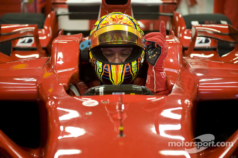 Valentino Rossi test ediyorFerrari F2008