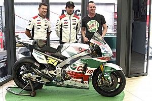 Cal Crutchlow sfoggia una livrea classica Castrol a Silverstone