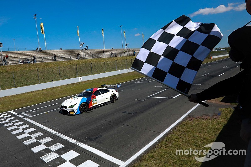 Oschersleben: Schnitzer-BMW gewinnt 150. Rennen im GT-Masters