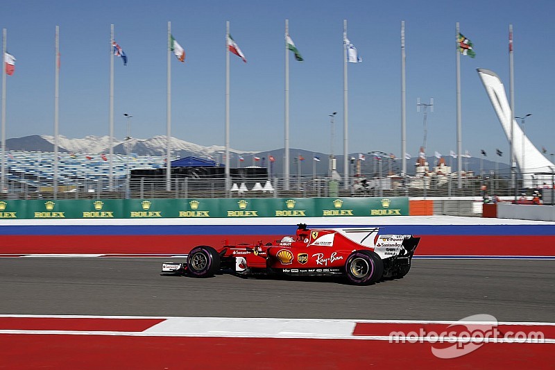 GP Rusia: Vettel kembali jadi yang tercepat, Ferrari 1-2 di FP3