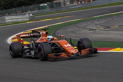 Incredibile: Alonso in pieno a Pouhon? E il motore Honda taglia potenza!