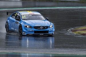 Girolami ed Huff volano nelle libere di Ningbo sotto l'acquazzone