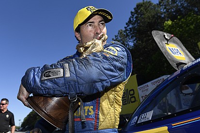 Capps scores third straight Funny Car victory