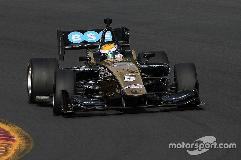 Urrutia terminó como subcampeón en la Indy Lights