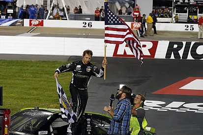 Keselowski vence a Busch en Richmond