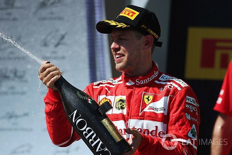 Jornal: tempo de acordo trava conversas de Vettel e Ferrari