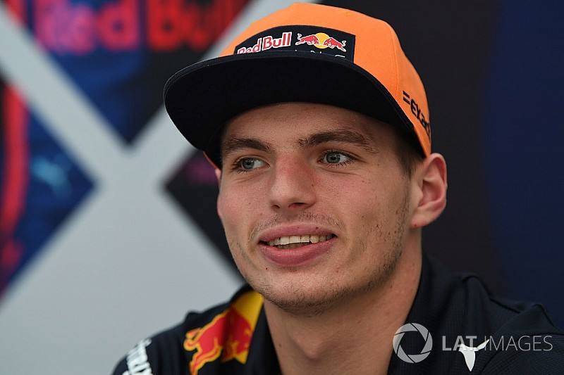 Verstappen aposta em título de Hamilton