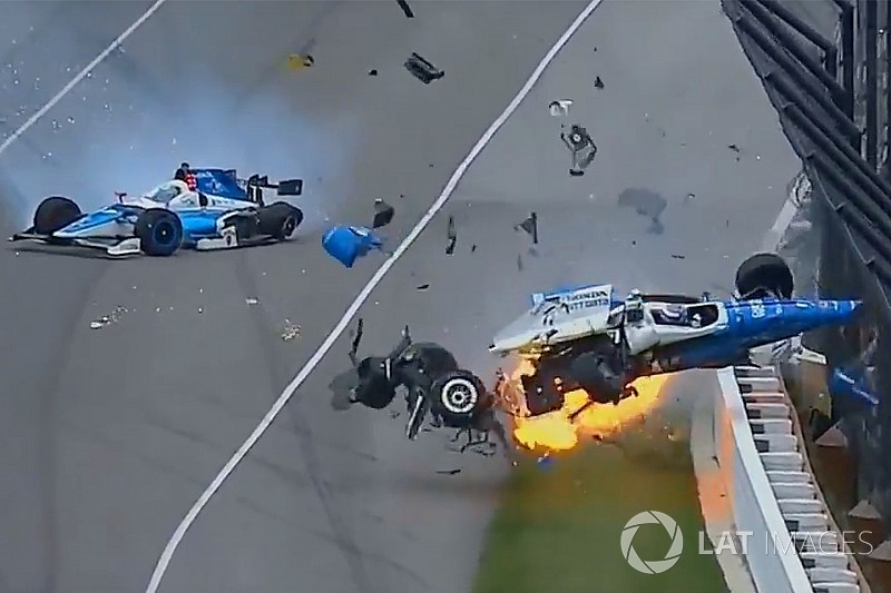 VÍDEO: Acidente assustador marca Indy 500