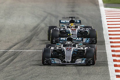 Hamilton: vannak olyanok, akiket nem hat meg csapatutasítás