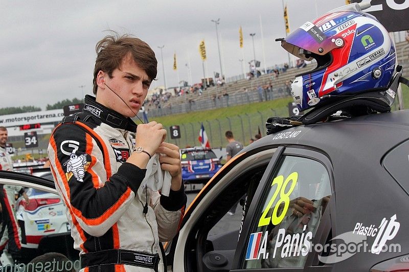 Панис одержал дебютную победу в TCR