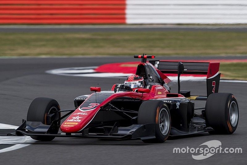 GP3 Silverstone: Russell slaat dubbelslag met zege in hoofdrace