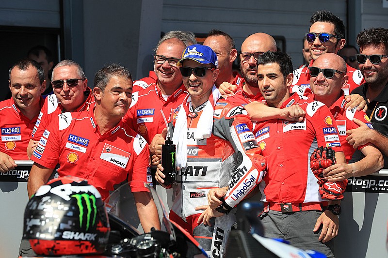 Lorenzo: “Si el jueves me dicen que estoy a una décima de la pole, no me lo creo”