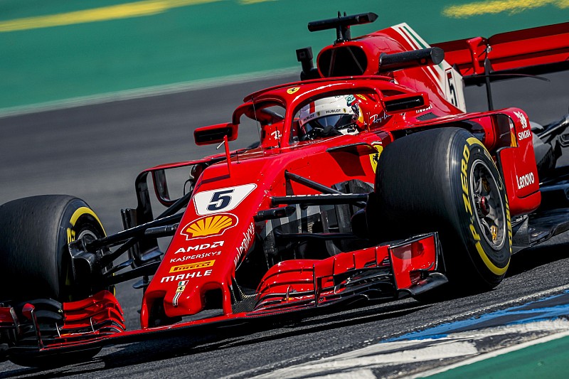 Vettel vê Hamilton quebrar e crava pole na Alemanha