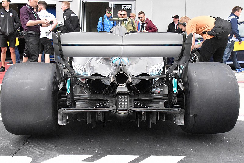Mercedes: per completare l'opera W09 spec B c'è anche un diffusore nuovo
