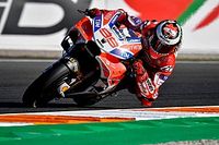 Lorenzo domina en Valencia y M&aacute;rquez suma su 26&deg; ca&iacute;da del a&ntilde;o