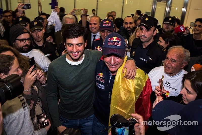 Carlos Sainz, Peugeot Sport, con su hijo Carlos Sainz Jr.