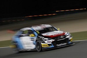 WTCC Katar: Tom Chilton siegt nach hartem Team-Kampf