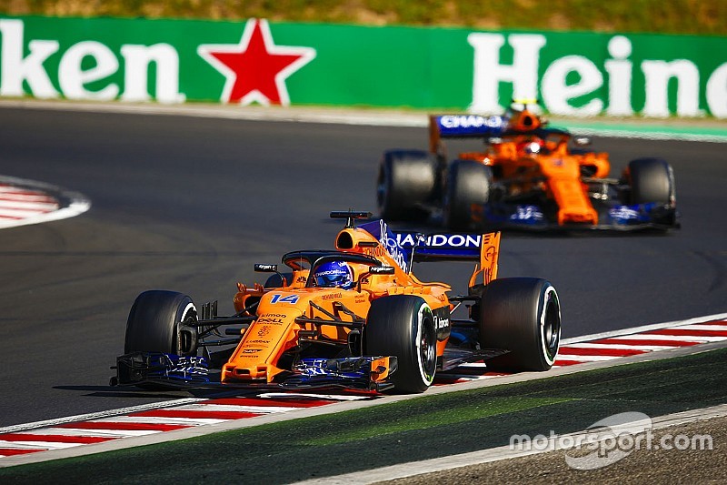 Alonsónak sürgősen dönteni kell a jövőjéről: IndyCar vagy F1?