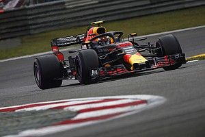 Verstappen, Vettel'e çarptı, ceza aldı!