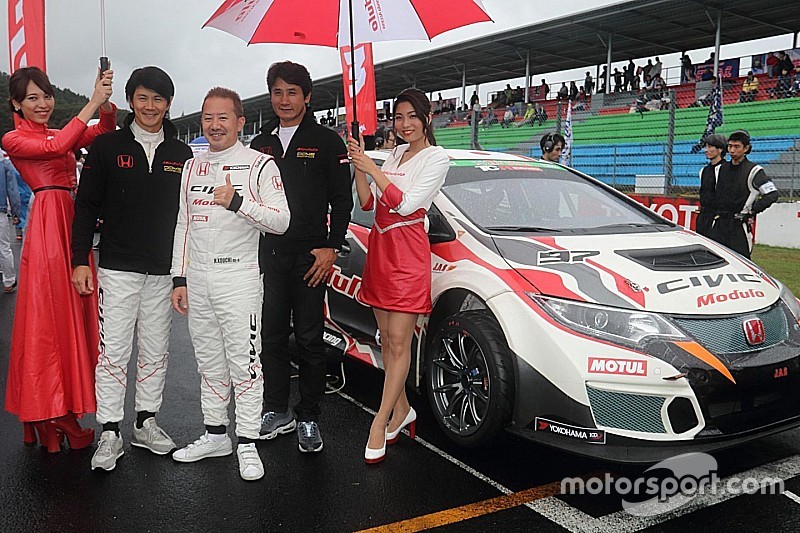 シビックTCRで今季2勝目。中野信治「楽しいシーズンを過ごせた」