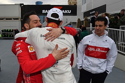 A Ferrari vezetősége is gratulált Leclercnek