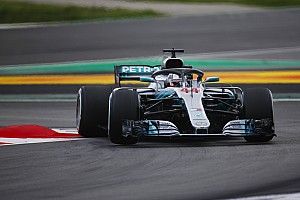 Mercedes указала FIA на лазейку в правилах о расходе масла