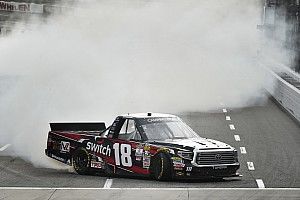 Noah Gragson claims his first NASCAR Truck win at Martinsville
