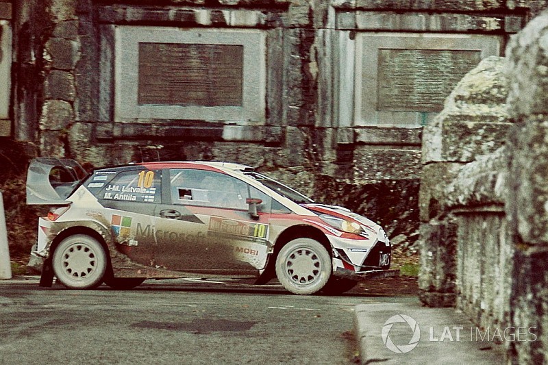 Gran Bretagna, PS19: Neuville vola. Latvala è a un passo da Ogier