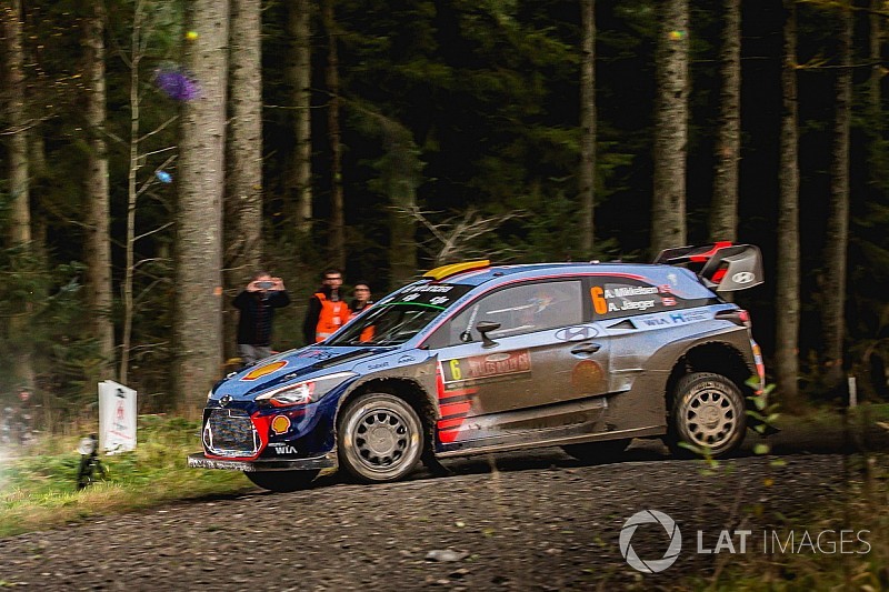 Gran Bretagna, PS18: Mikkelsen vince e mette nel mirino Ogier