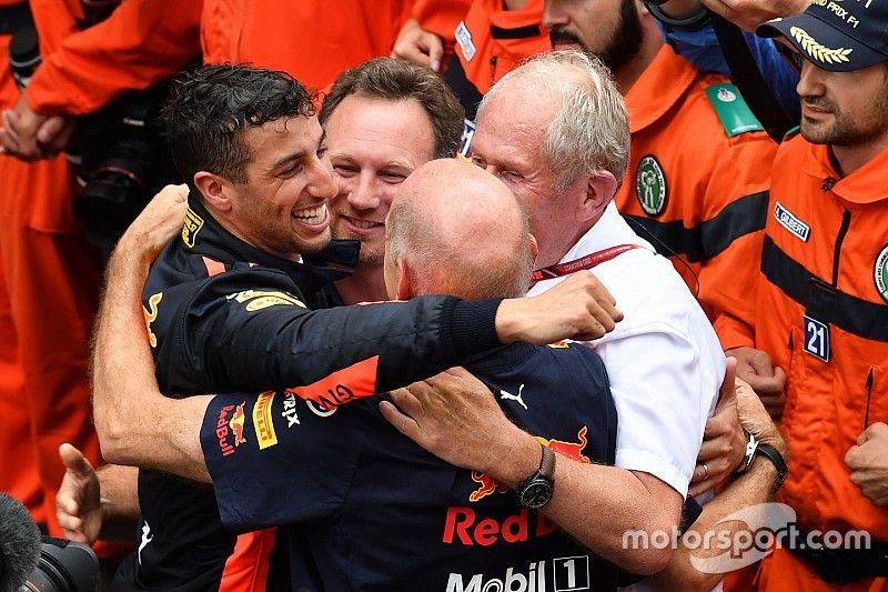 Red Bull beslist eerst over motor, daarna over Ricciardo
