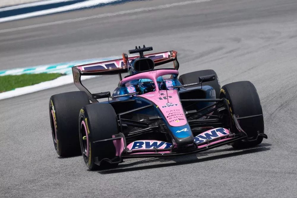 Gasly destaca la diferencia de "medio segundo" de Alpine sobre Racing Bulls en Sepang