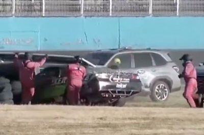 V&Iacute;DEO: Safety Car proporciona acidente bizarro na NASCAR do M&eacute;xico