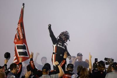 Corey Heim gana el 2025 título de NASCAR Truck tras un intrépido adelantamiento