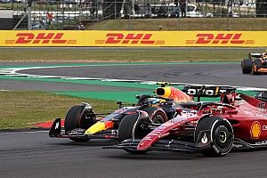 VIDEO: las cámaras del duelo Pérez, Leclerc y Hamilton en Silverstone