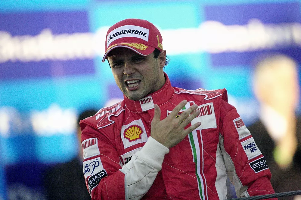 Felipe Massa c&eacute;l&egrave;bre sa victoire avec &eacute;motion