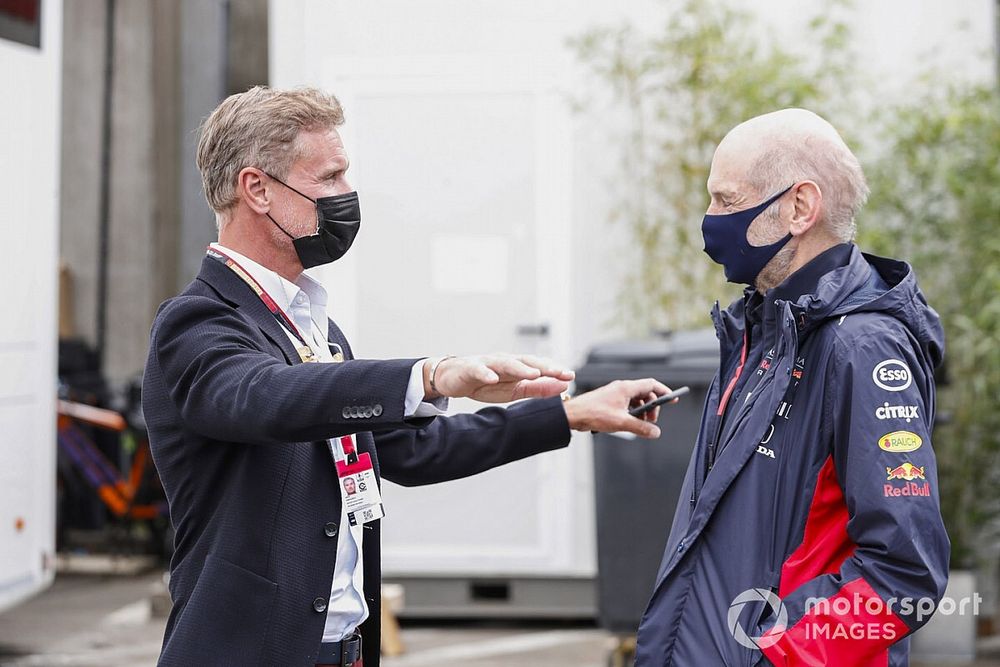 Newey „titkos vacsorája” a Red Bull-lal