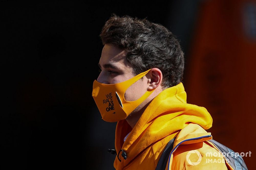 Excuses Norris voor ‘domme’ uitspraken over Stroll en Hamilton