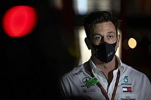 Wolff: "Sanırım bir yıl daha Mercedes'in başında kalacağım"