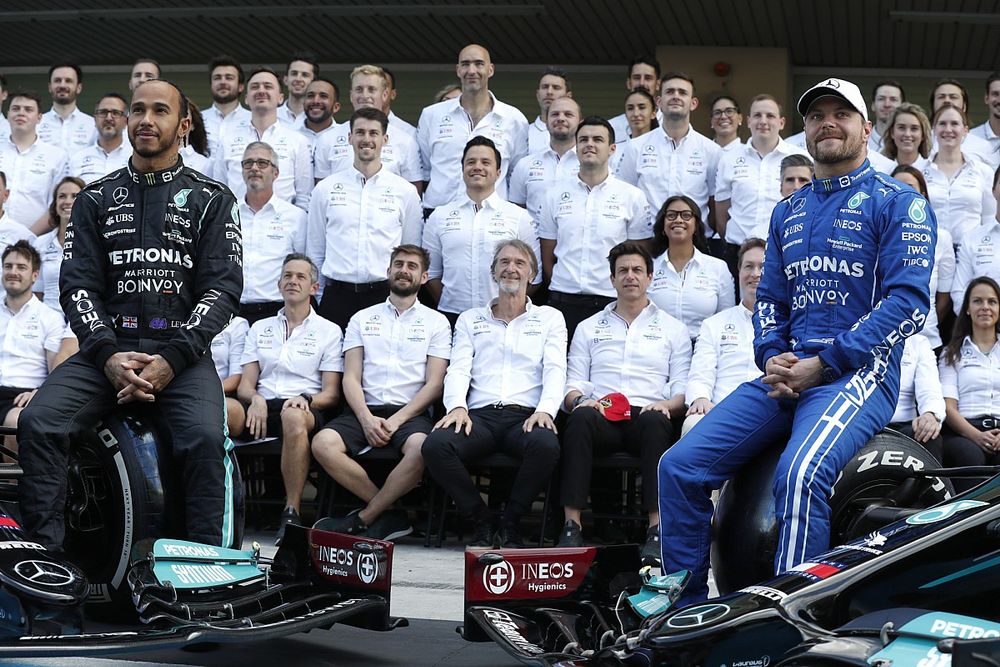 Valtteri Bottas Siap Korbankan Balapannya demi Lewis Hamilton