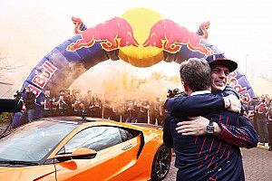 VÍDEO: Veja a festa da Red Bull ao receber Verstappen em sua fábrica