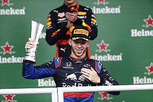 Pierre Gasly különleges küldeményt kapott nemrég