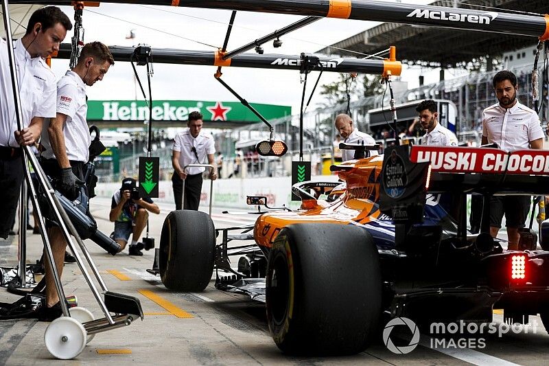 Sainz autójában motort is cseréltek a Brazil Nagydíj előtt
