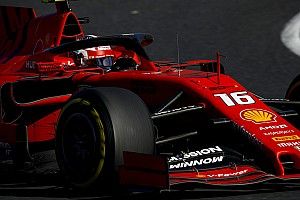 Vídeo: Leclerc hace la mítica curva 130R con una mano, ¿proeza?