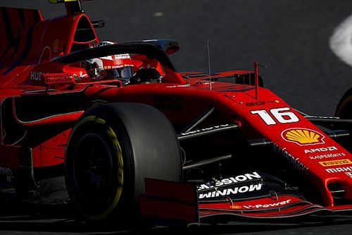 Video: Leclerc guida con una mano sola alla 130R, eroe o azzardo?