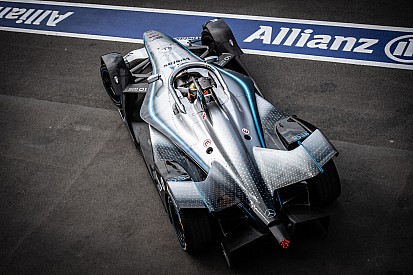 Formula E: le Gen3 con ricarica rapida in 30" per fare i pit stop