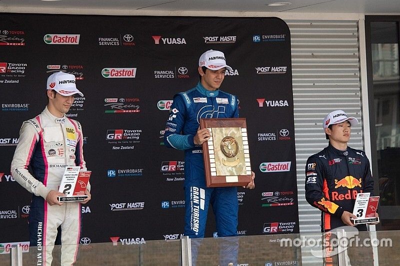 Podium course 3, Gregoire Saucy, Giles Motorsport ; Igor Fraga, M2 Competition ; Yuki Tsunoda, M2 Competition