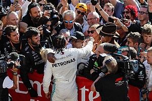 Hamilton sobre su campeonato: Mi papá me dijo que nunca me rindiera